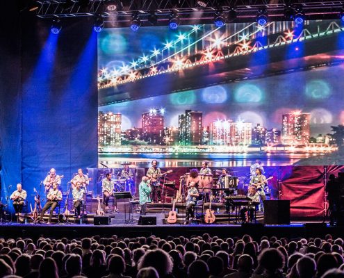 Renzo Arbore and his orchestra plays at Forte Arena