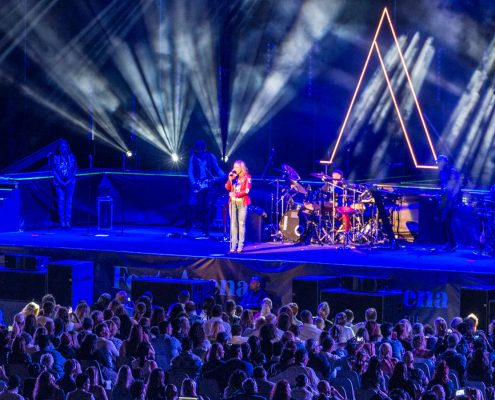 Anastacia singing during concert at Forte Arena